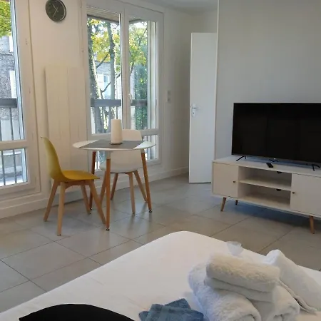 Cosy Avec Garage Prive