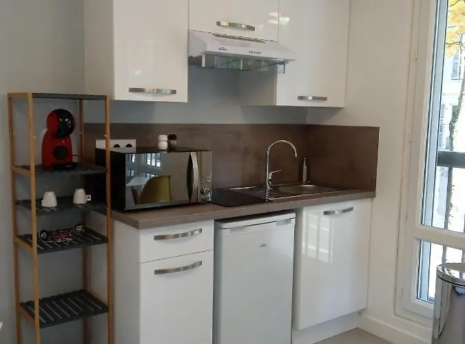 Cosy Avec Garage Prive 아파트 르망